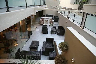 Hotel de apartamente Leonidas & 3*